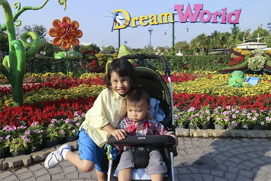 Dream World Bangkok Review