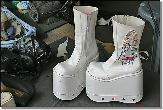 Second-hand bar girl boots for sale in Hat Yai