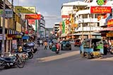 Thamnoon Vithee Road, Hat Yai - Click for larger image