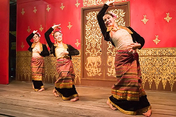 A traditional Thai dancing performance at the Chiang Rai night bazaar