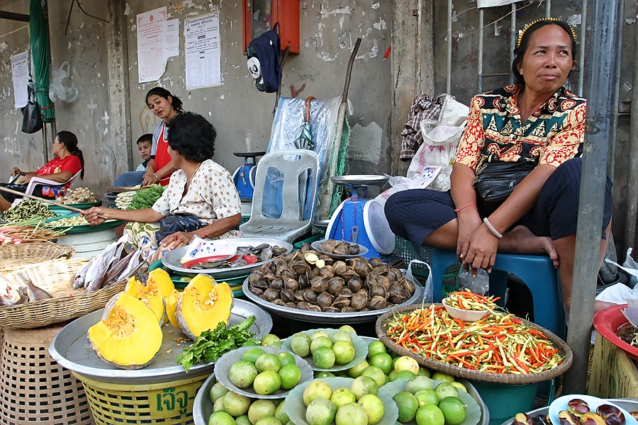 Fruit vendors at one of Trang's fresh markets