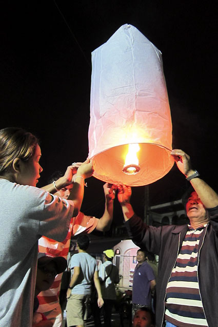 Floating lantern