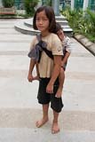 Burmese children at the Mae Sai border in Thailand begging for money - Click for larger image